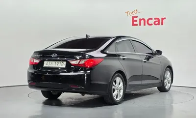Hyundai Sonata 2011, 152768 км, за 2226.75 USD