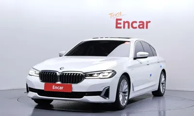 BMW 5-Series · 2021 год