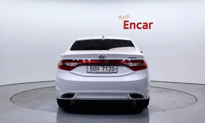 Hyundai Grandeur 2014, 117044 км, за 4940.52 USD