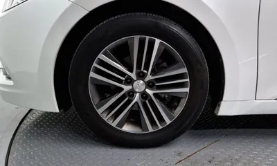Hyundai Grandeur 2014, 117044 км, за 4940.52 USD