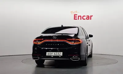 Hyundai Grandeur 2018, 151582 км, за 10083.28 USD