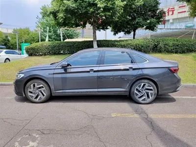 Volkswagen Sagitar 2024, 37000 км, за 12365.46 USD