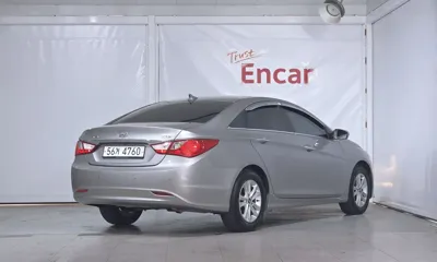 Hyundai Sonata 2011, 202345 км, за 2444.66 USD