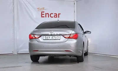 Hyundai Sonata 2011, 202345 км, за 2444.66 USD