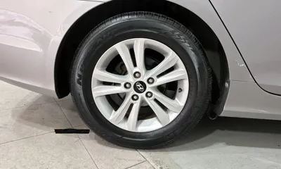 Hyundai Sonata 2011, 202345 км, за 2444.66 USD