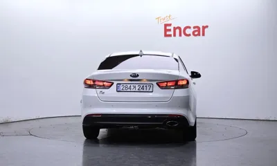 Kia K5 2016, 96377 км, за 21568.65 USD