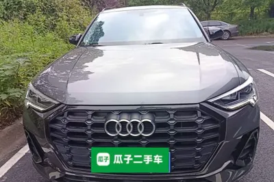 Audi Q3 2022, 39600 км, за 30417 USD