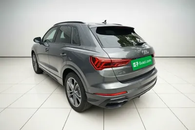 Audi Q3 2022, 39600 км, за 30417 USD