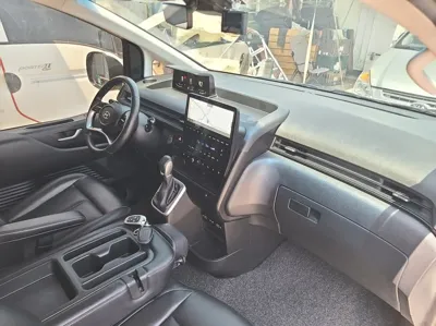 Hyundai Staria 2023, 105389 км, за 14962.28 USD