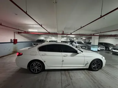 BMW 5-Series 2023, 11379 км, за 30971.92 USD