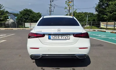 Mercedes-Benz E-Class 2023, 44620 км, за 26652.79 USD