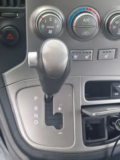 Hyundai Starex 2012, 85000 км, за 5901.27 USD - фото 12