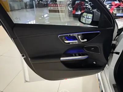 Mercedes-Benz C-Class 2023, 42000 км, за 26079.63 USD - фото 7
