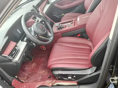 Hongqi Hongqi H5 2025, 11000 км, за 12734.35 USD