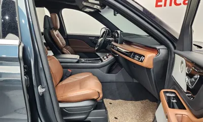 Lincoln Aviator 2023, 27770 км, за 31508.47 USD - фото 11