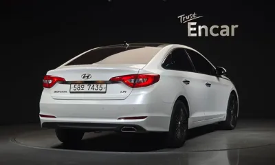 Hyundai Sonata 2015, 187116 км, за 4135.49 USD