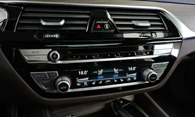 BMW 5-Series 2020, 38693 км, за 23572.3 USD - фото 35