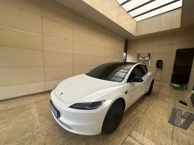 Tesla Model 3 · 2026 год