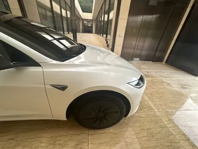 Tesla Model 3 2026, 3200 км, за 26913.48 USD