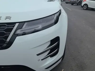 Land Rover Evoque 2023, 57100 км, за 22174.38 USD - фото 24