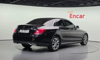 Mercedes-Benz C-Class 2017, 102583 км, за 9637.3 USD