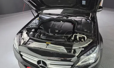 Mercedes-Benz C-Class 2017, 102583 км, за 9627.9 USD - фото 6