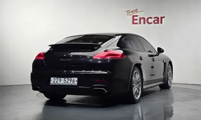 Porsche Panamera 2014, 111254 км, за 15309.45 USD
