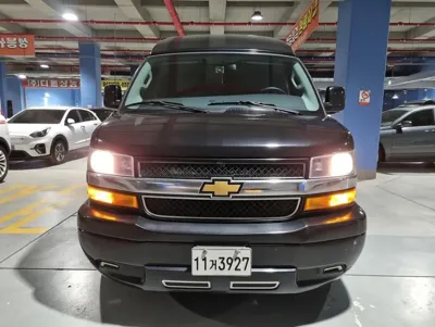 Chevrolet Express Van 2018, 37054 км, за 22143.33 USD