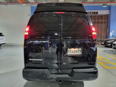Chevrolet Express Van 2018, 37054 км, за 22143.33 USD