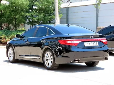 Hyundai Grandeur 2012, 136261 км, за 2953.92 USD