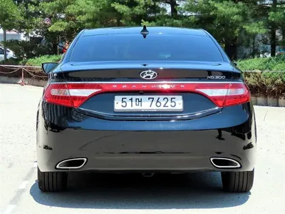 Hyundai Grandeur 2012, 136261 км, за 2953.92 USD