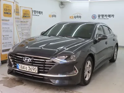 Hyundai Sonata 2021, 156608 км, за 8125.85 USD