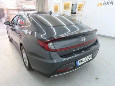 Hyundai Sonata 2021, 156608 км, за 8125.85 USD