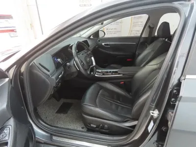 Hyundai Sonata 2021, 156608 км, за 8125.85 USD