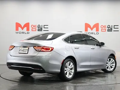 Chrysler 200 2015, 82105 км, за 3144.28 USD