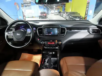 Kia Sorento 2018, 187990 км, за 9452.68 USD