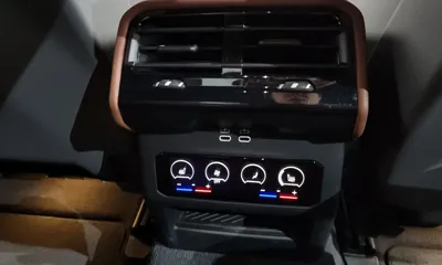 BMW 5-Series 2025, 5423 км, за 55840.84 USD - фото 33