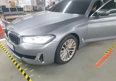 BMW 5-Series 2023, 118844 км, за 2002.1 USD