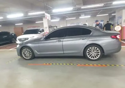 BMW 5-Series 2023, 118844 км, за 2002.1 USD