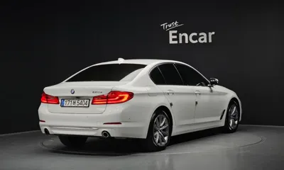 BMW 5-Series 2020, 106368 км, за 17925.34 USD