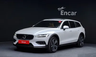 Volvo V60 · 2021 год