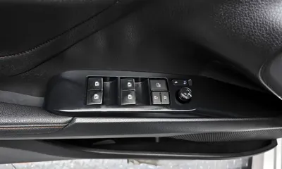 Toyota Camry 2018, 48636 км, за 17631.61 USD - фото 16