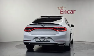 Hyundai Grandeur 2017, 90926 км, за 12828.02 USD
