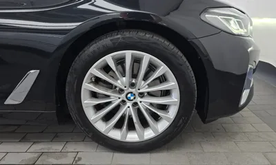BMW 5-Series 2023, 12732 км, за 25928.84 USD - фото 21