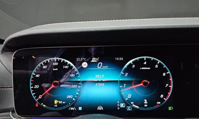 Mercedes-Benz E-Class 2023, 57848 км, за 26262.75 USD - фото 8