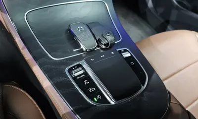 Mercedes-Benz E-Class 2023, 57848 км, за 26262.75 USD - фото 9