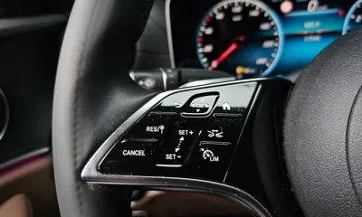 Mercedes-Benz E-Class 2023, 57848 км, за 26262.75 USD - фото 15