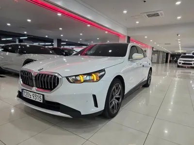 BMW 5-Series · 2024 год