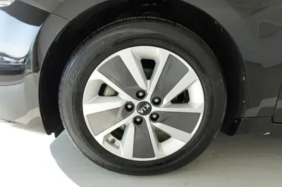 Kia K7 2017, 203709 км, за 5537.46 USD
