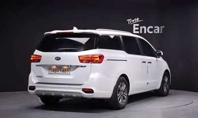 Kia Canival 2019, 128637 км, за 8145.69 USD